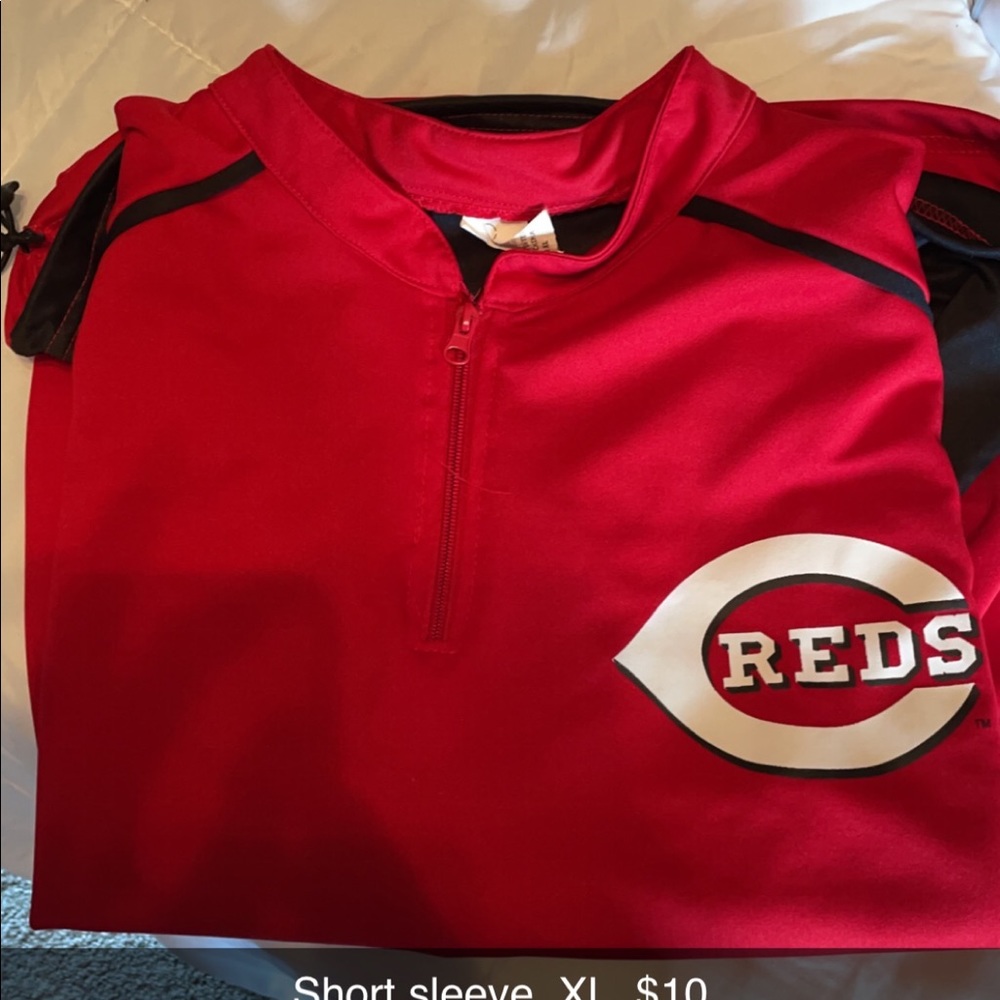 Cincinnati Reds 1/4 zip short sleeve shirt